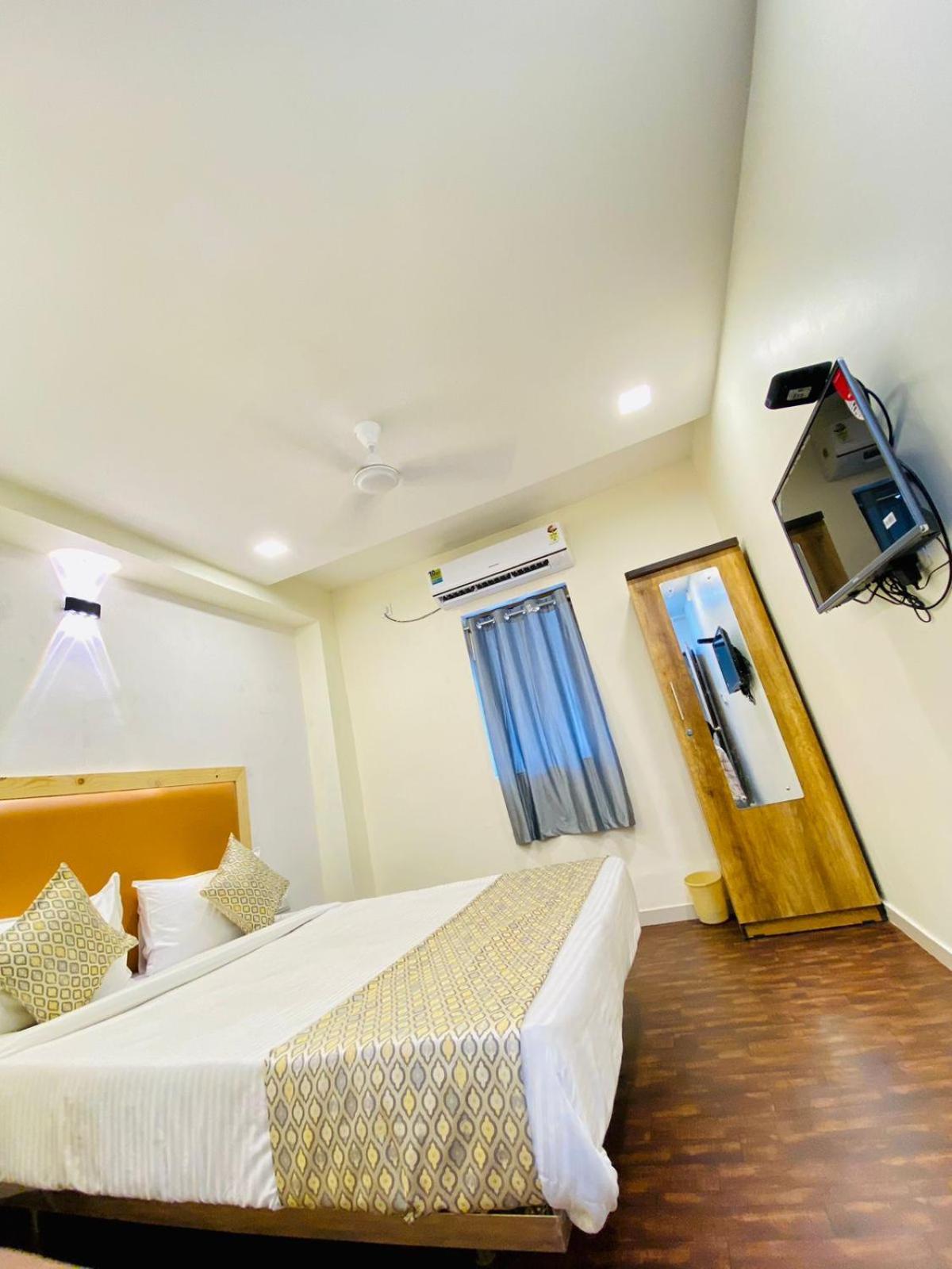 Hotel Alexa By Abc Ahmedabad Extérieur photo