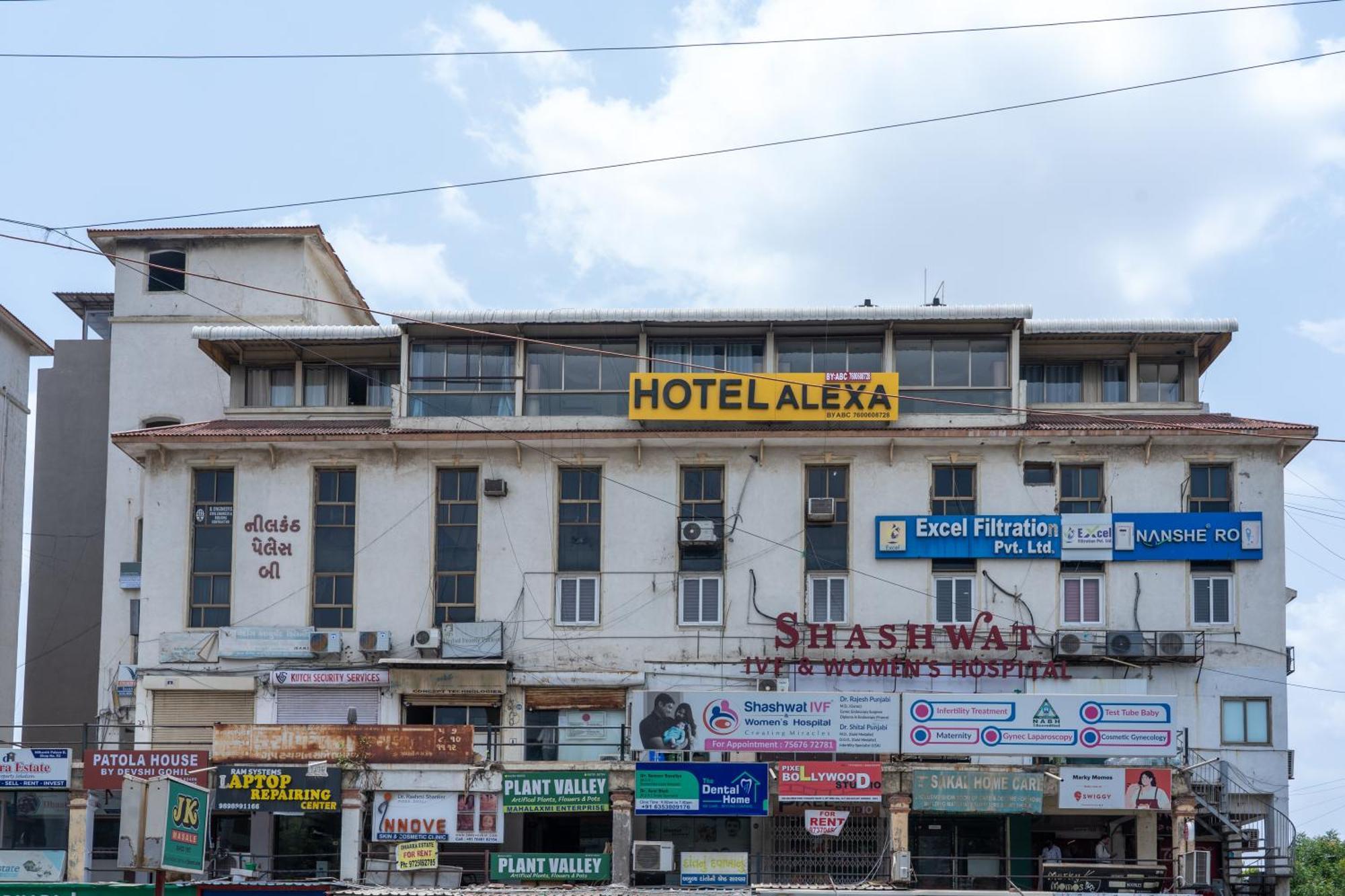 Hotel Alexa By Abc Ahmedabad Extérieur photo
