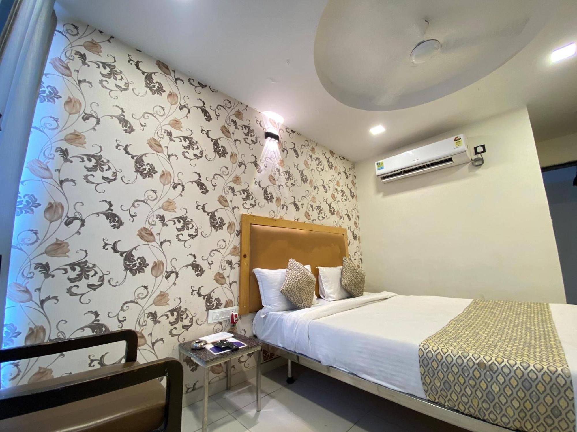 Hotel Alexa By Abc Ahmedabad Extérieur photo